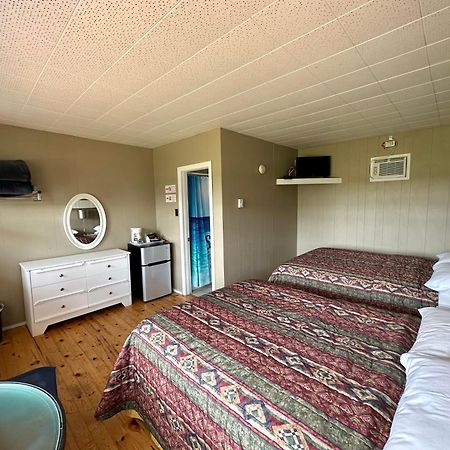 The Waterfront Motel Grand Barachois Exterior photo