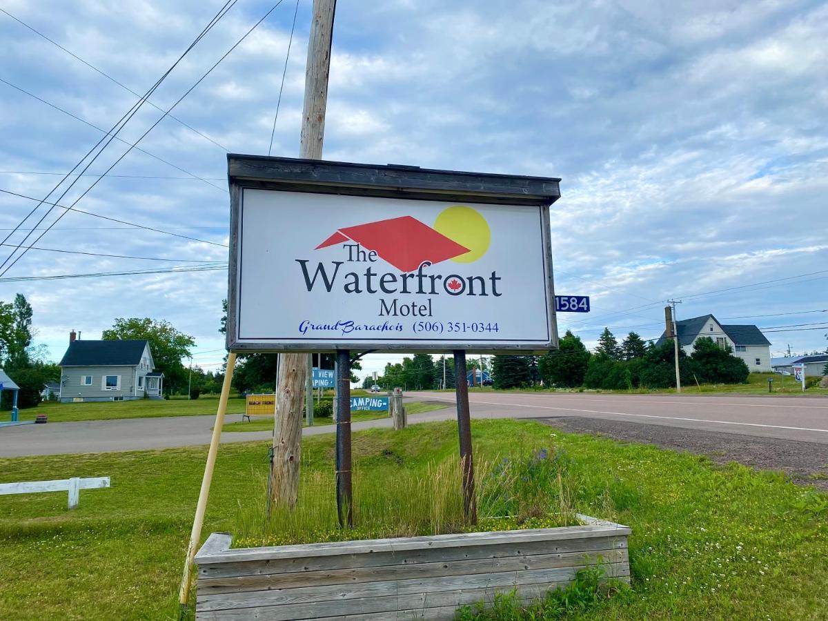 The Waterfront Motel Grand Barachois Exterior photo