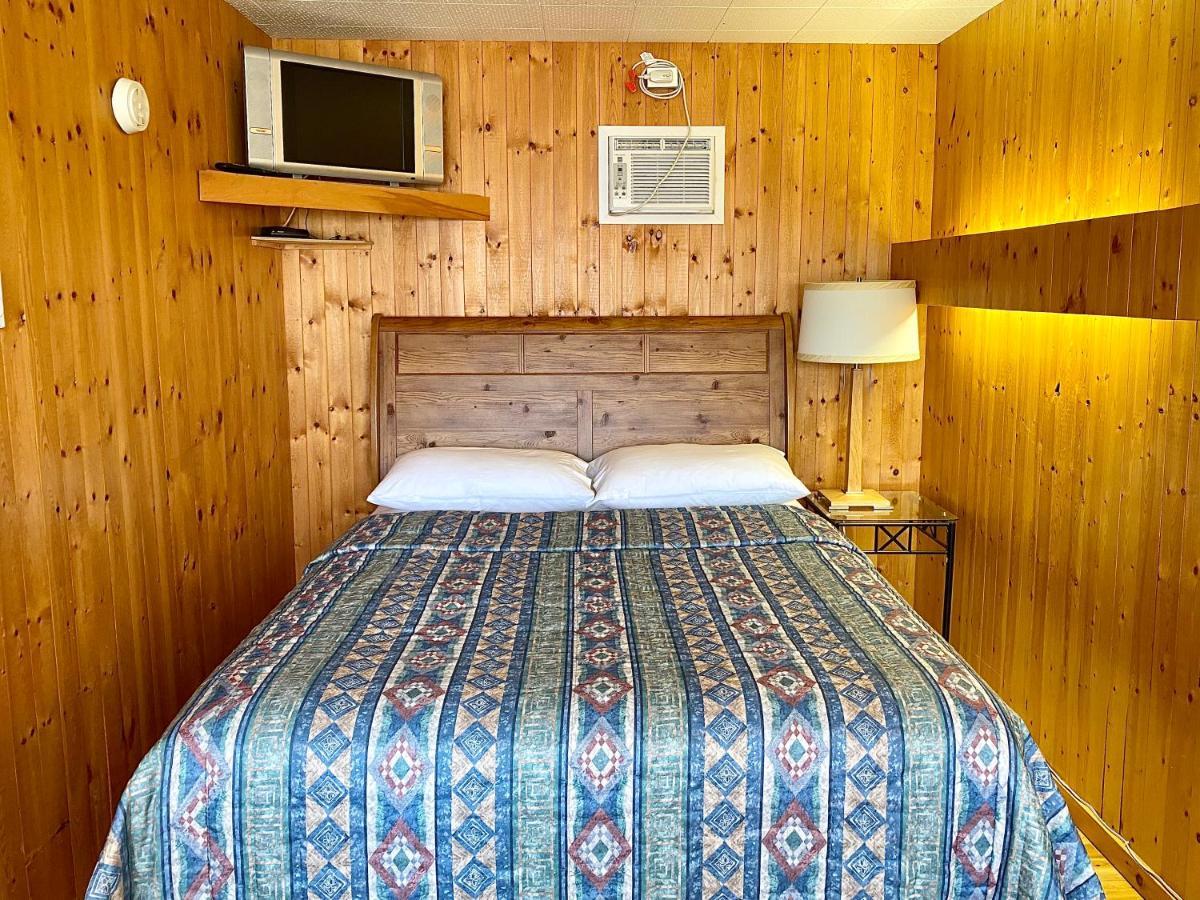 The Waterfront Motel Grand Barachois Exterior photo