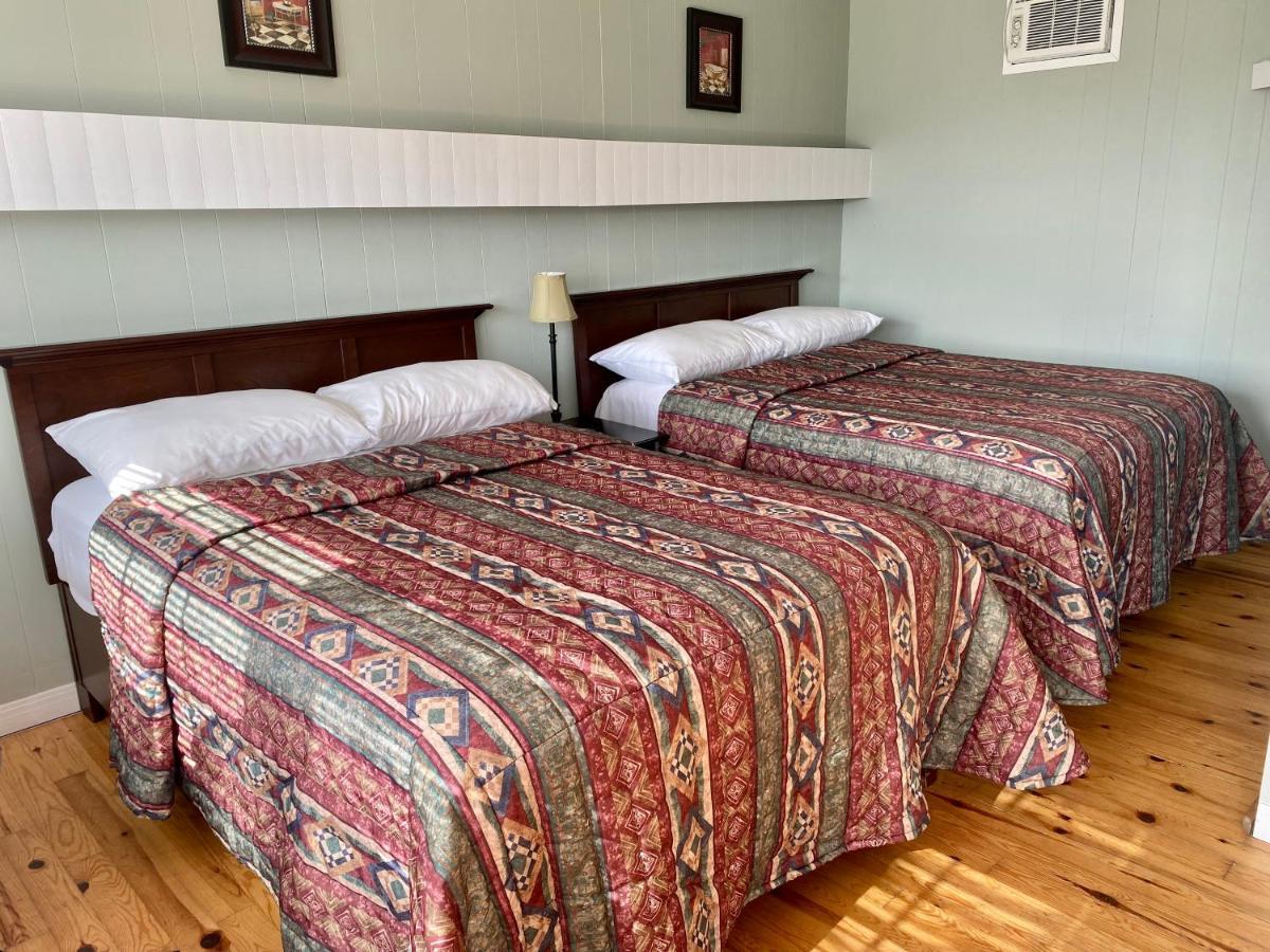 The Waterfront Motel Grand Barachois Exterior photo