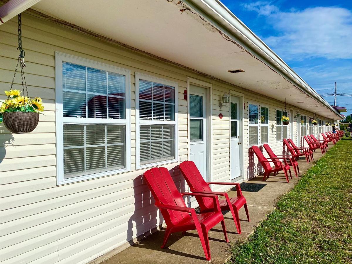 The Waterfront Motel Grand Barachois Exterior photo