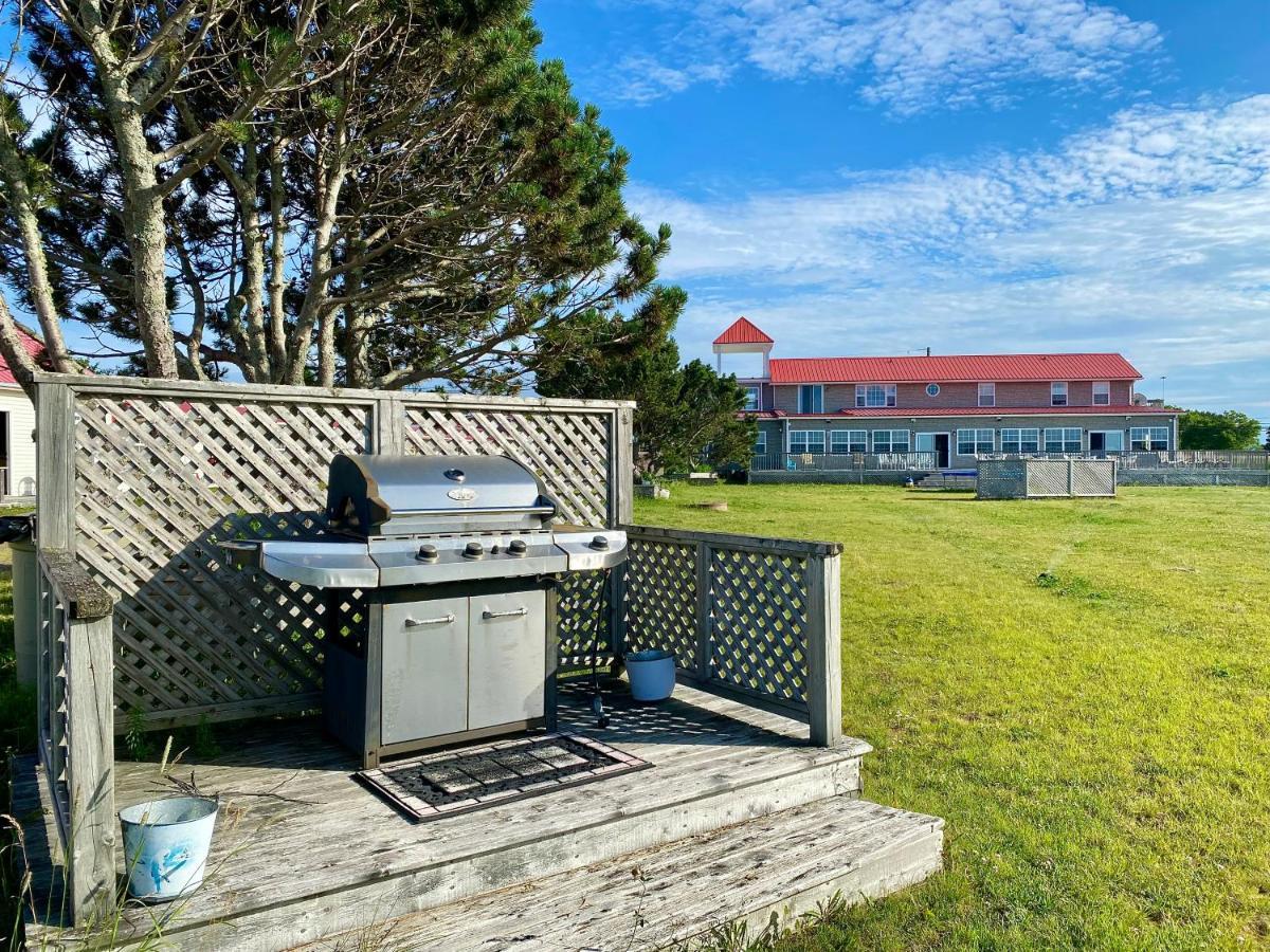 The Waterfront Motel Grand Barachois Exterior photo