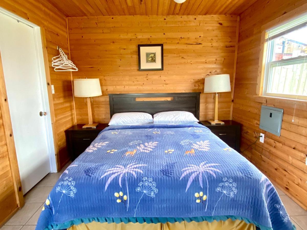 The Waterfront Motel Grand Barachois Exterior photo