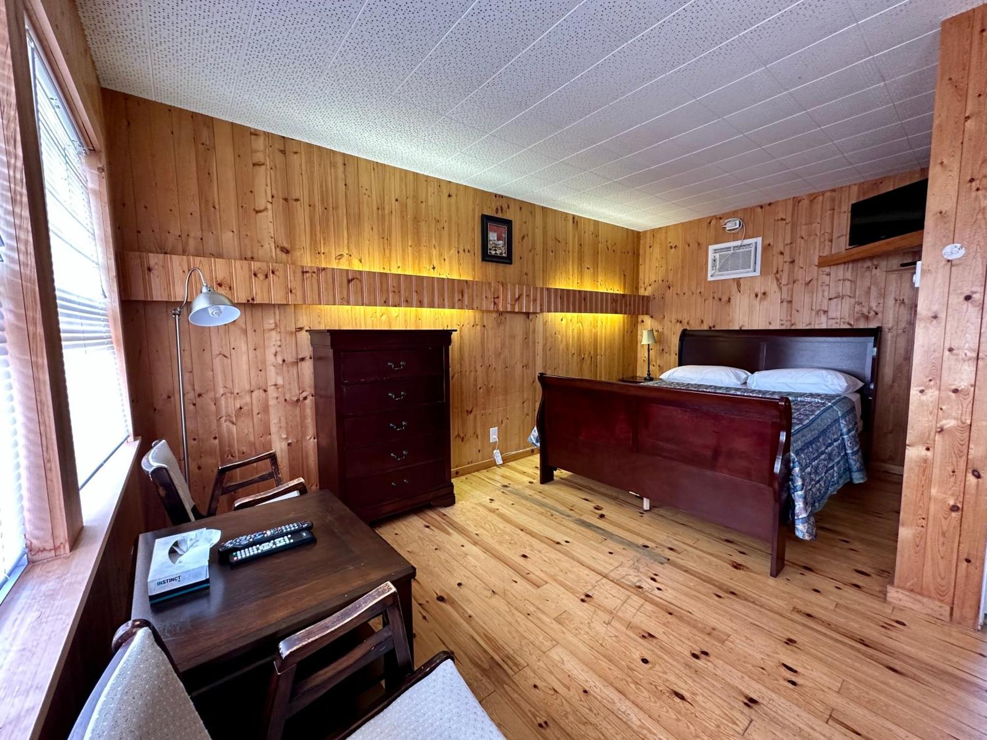 The Waterfront Motel Grand Barachois Exterior photo