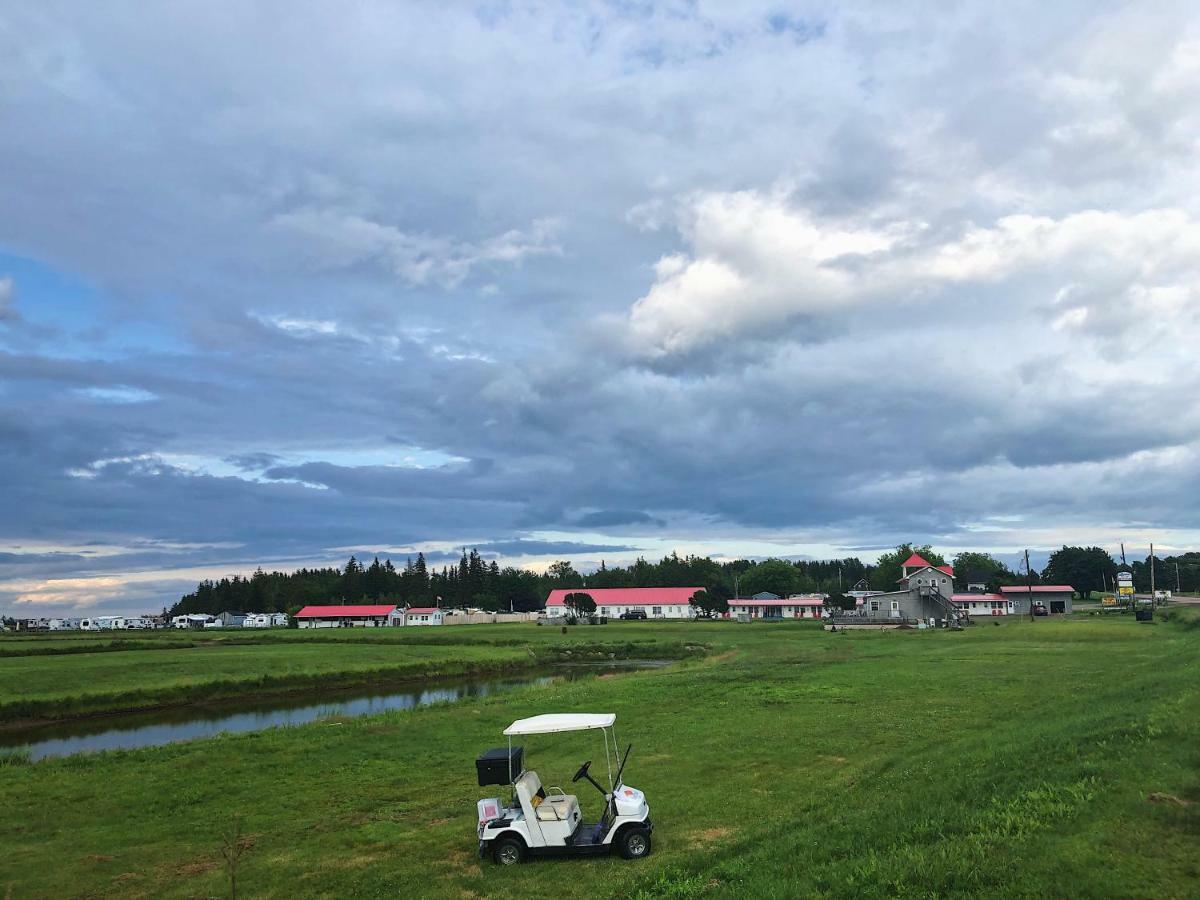 The Waterfront Motel Grand Barachois Exterior photo